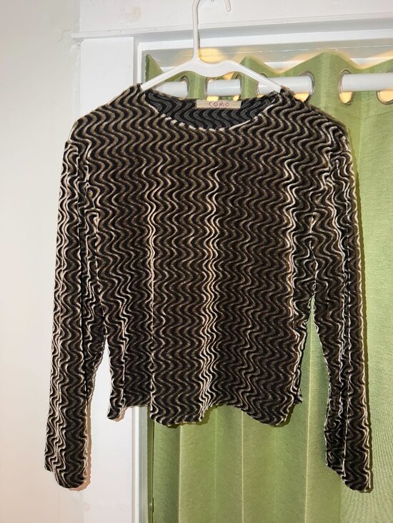 Como Tops - COMO Crushed Velvet Wavy Long Sleeve Top — Size Large (Vintage)
